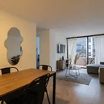 Discover Las Condes 2D2B Ideal For 4 People