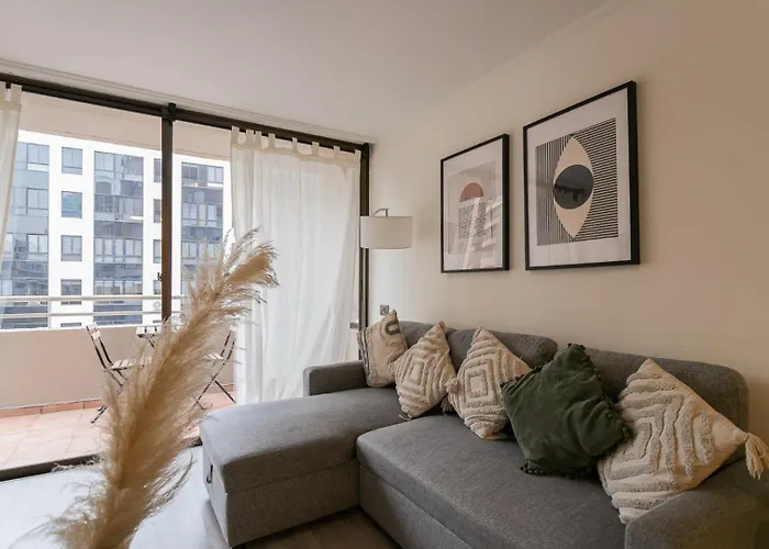 Discover Las Condes 2D2B Ideal For 4 People