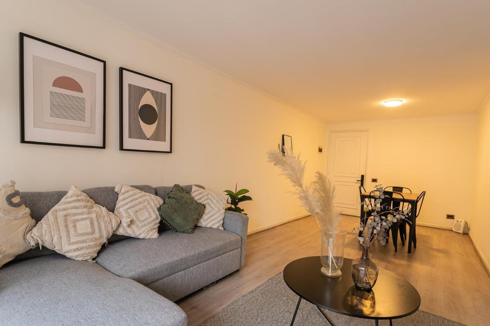 Discover Condes 2d2b Ideal For 4 People *