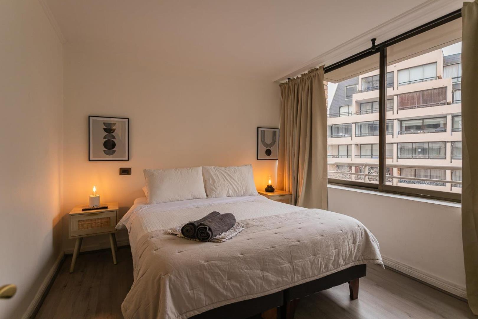 Discover Condes 2d2b Ideal For 4 People